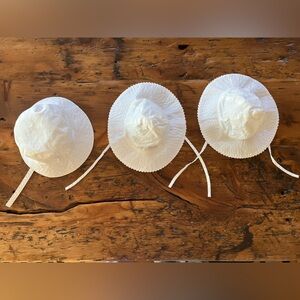 Lot of three white hats for baby 6-12 months